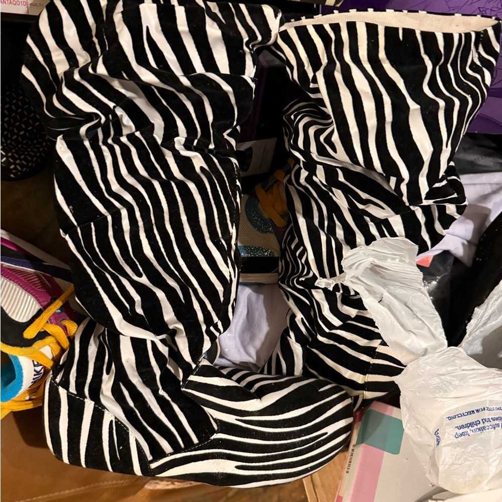 Source Unknown Black and White Zebra Print Heeled Boots